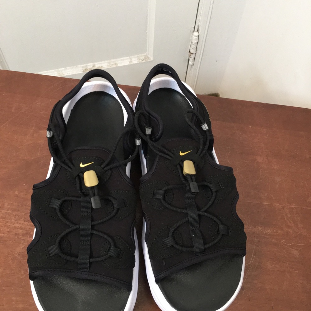 Nike Women’s Air Max Koko Black/White Sandal brand new without box size US10 - Picture 3 of 9